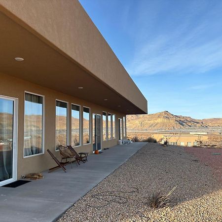 Page Arizona Border Town- Grand Serenity Room With Mesa Views Big Water Kültér fotó