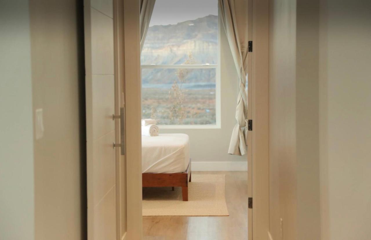 Page Arizona Border Town- Grand Serenity Room With Mesa Views Big Water Kültér fotó