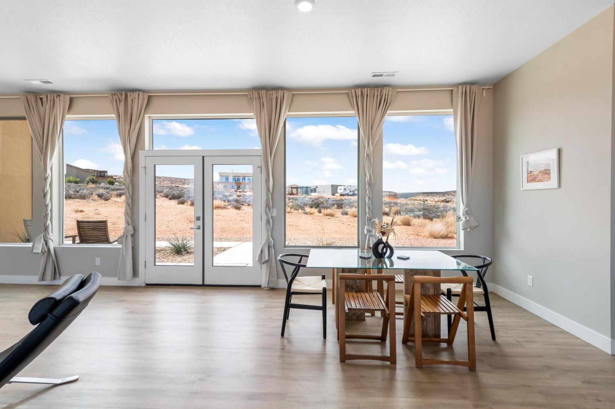 Page Arizona Border Town- Grand Serenity Room With Mesa Views Big Water Kültér fotó